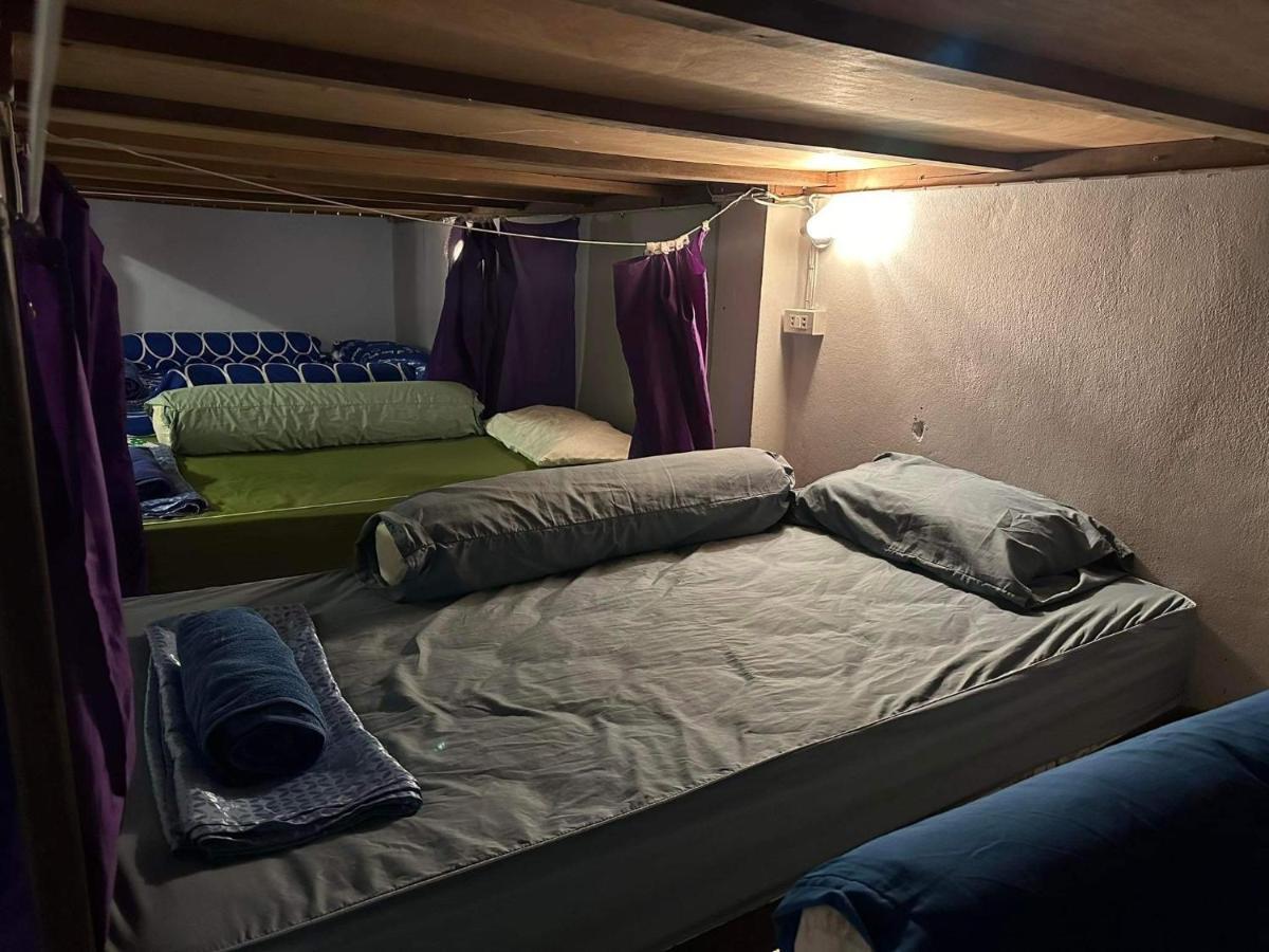 Haadrin Fellini Hostel & Pizzeria Haad Rin Esterno foto